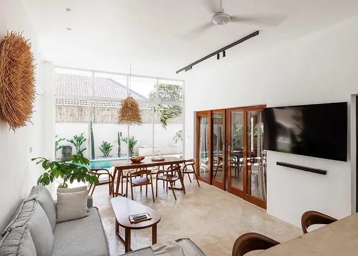 Private Jacuzzi - - 3br
